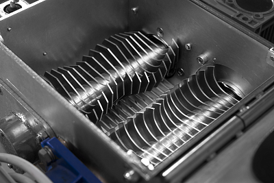 Дробилка универсальная "Кормилец Люкс" с двумя двигателями из нержавеющей стали